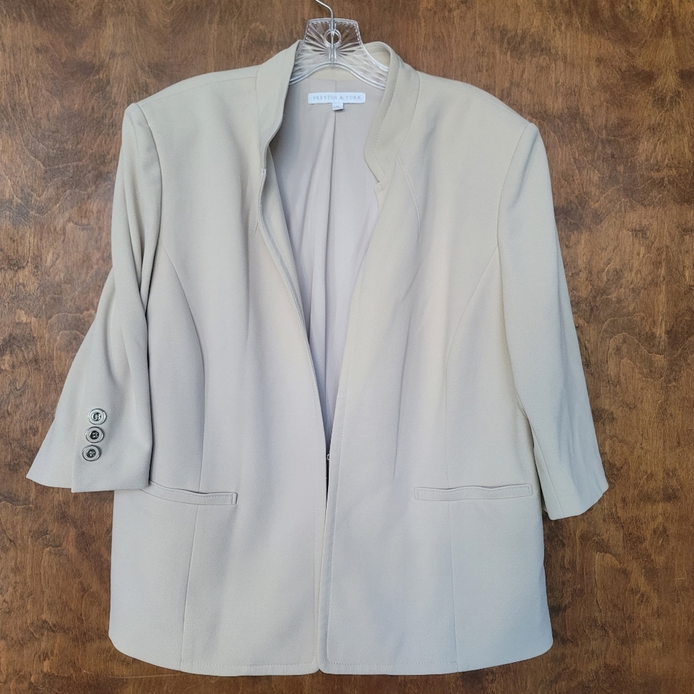 BUNDLE COAT AND SKIRT